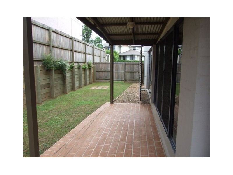 16 WHATMORE PLACE, Manly West QLD 4179