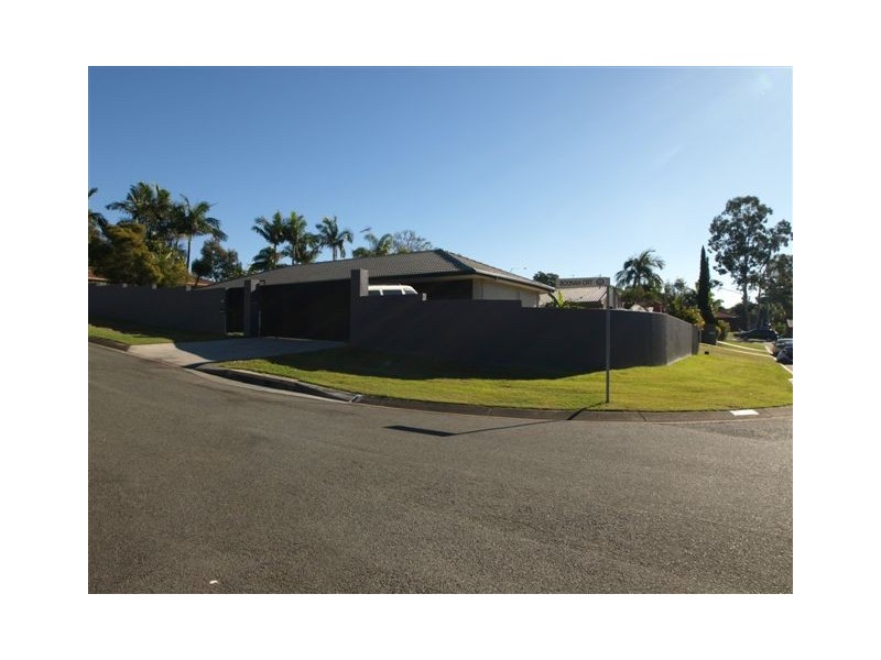 1 BOONAH COURT, Helensvale QLD 4212