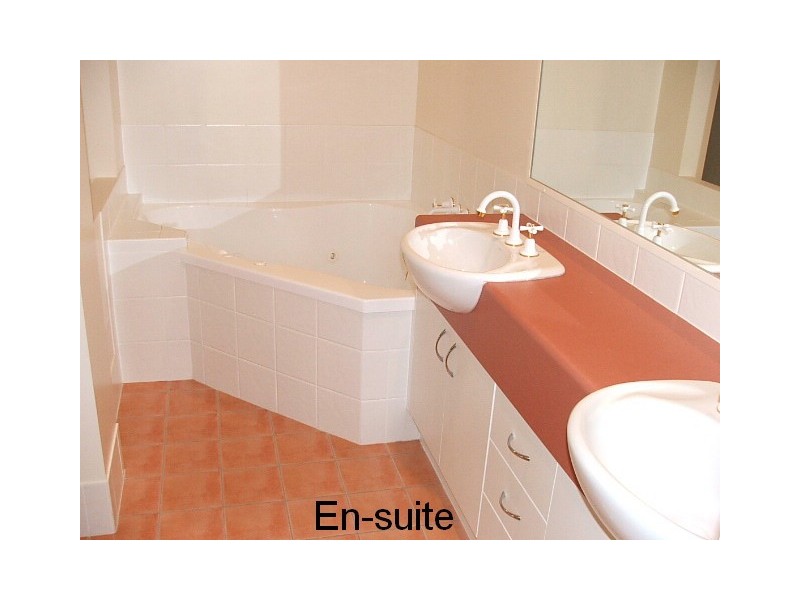 16 St CLAIR COURT, Redland Bay QLD 4165