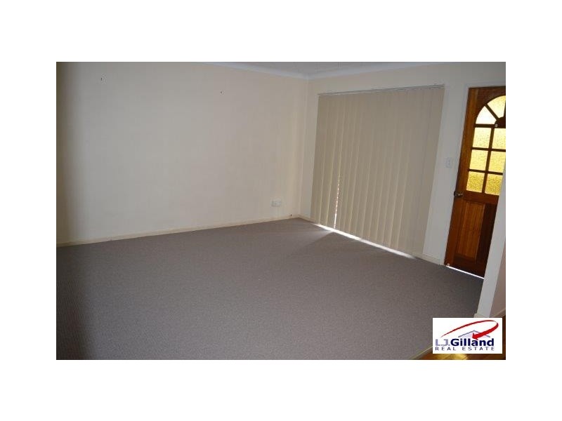 8 Nursery Rd, Holland Park West QLD 4121