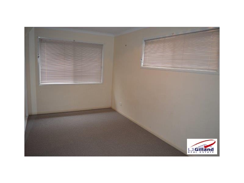 8 Nursery Rd, Holland Park West QLD 4121