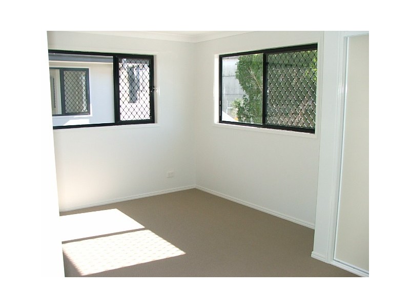 8B KARAWATHA ST, Springwood QLD 4127