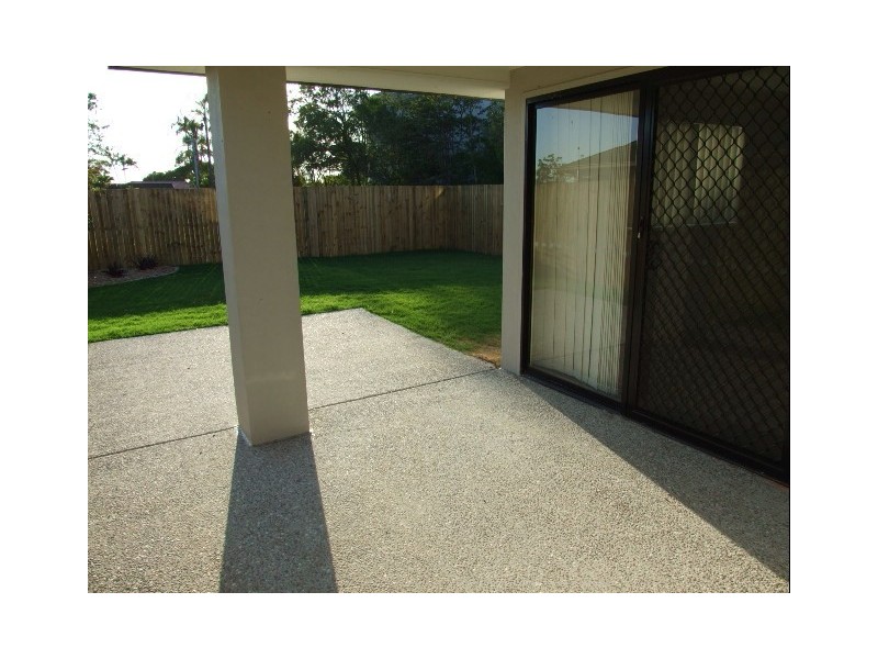 8B KARAWATHA ST, Springwood QLD 4127