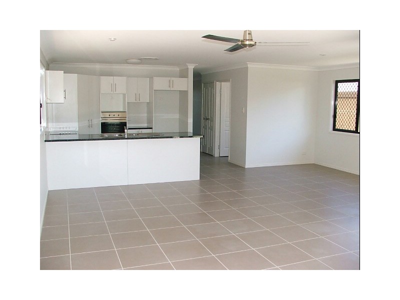 8A Karawath Street, Springwood QLD 4127
