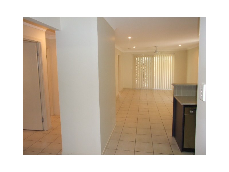 1 Tom Place, Birkdale QLD 4159