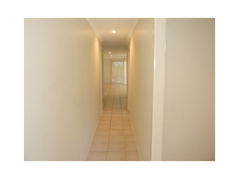 1 Tom Place, Birkdale QLD 4159