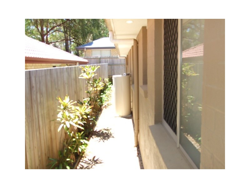 1 Tom Place, Birkdale QLD 4159