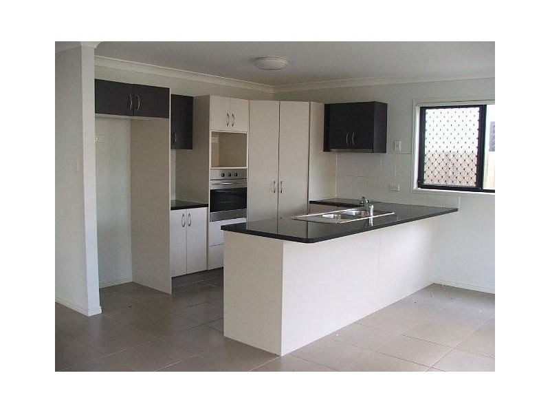 19B TOWER STREET, Springwood QLD 4127