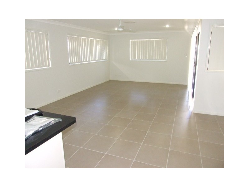 19B TOWER STREET, Springwood QLD 4127