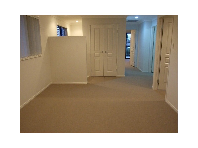 19B TOWER STREET, Springwood QLD 4127