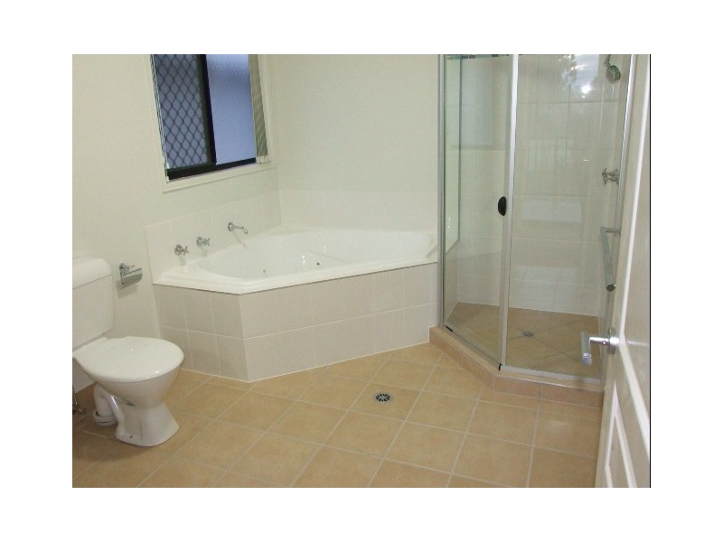 19B TOWER STREET, Springwood QLD 4127