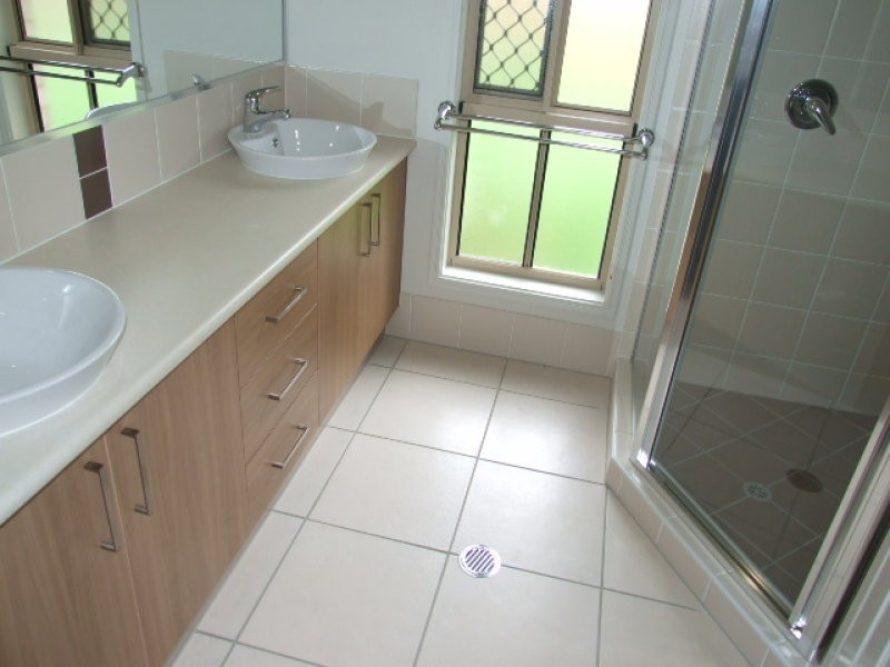 17 BELLEDEN DRIVE, Bellmere QLD 4510