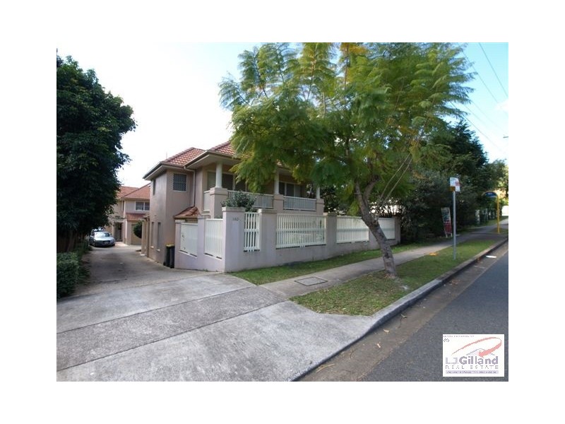 3/140 Carmody Road, St Lucia QLD 4067