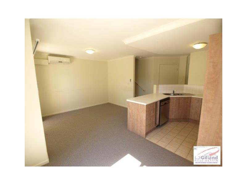 3/140 Carmody Road, St Lucia QLD 4067
