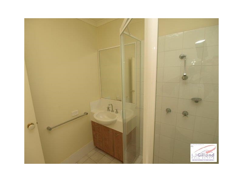 3/140 Carmody Road, St Lucia QLD 4067