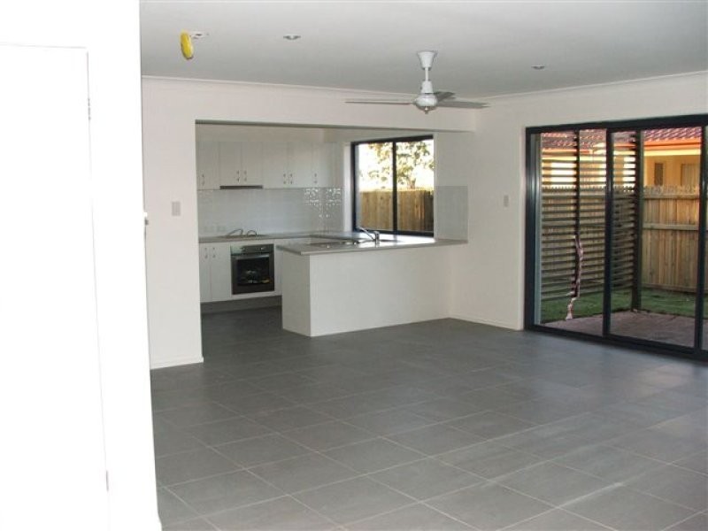 16 Whatmore Place, Manly West QLD 4179