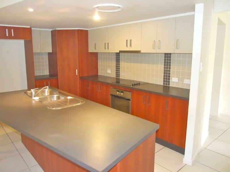 3 Camphorlaurel Court, Mcdowall QLD 4053