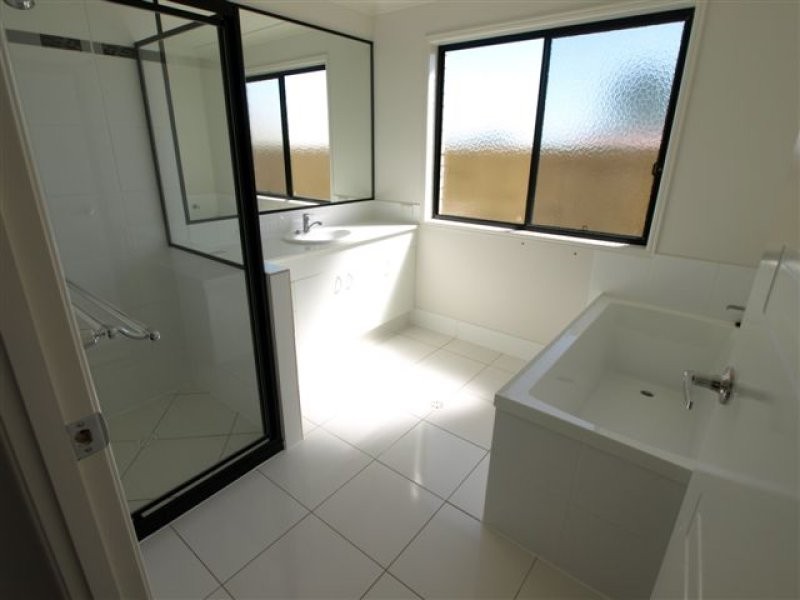 80 Westminster Cresent, Raceview QLD 4305