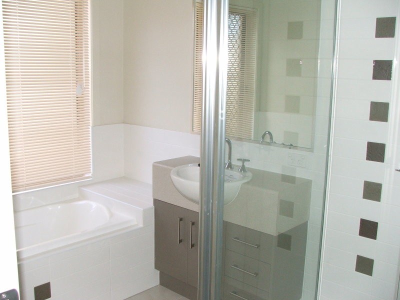 4 Bonica Court, Eatons Hill QLD 4037