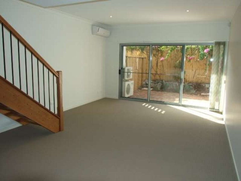 2/1 Anthony Street, Kingston QLD 4114