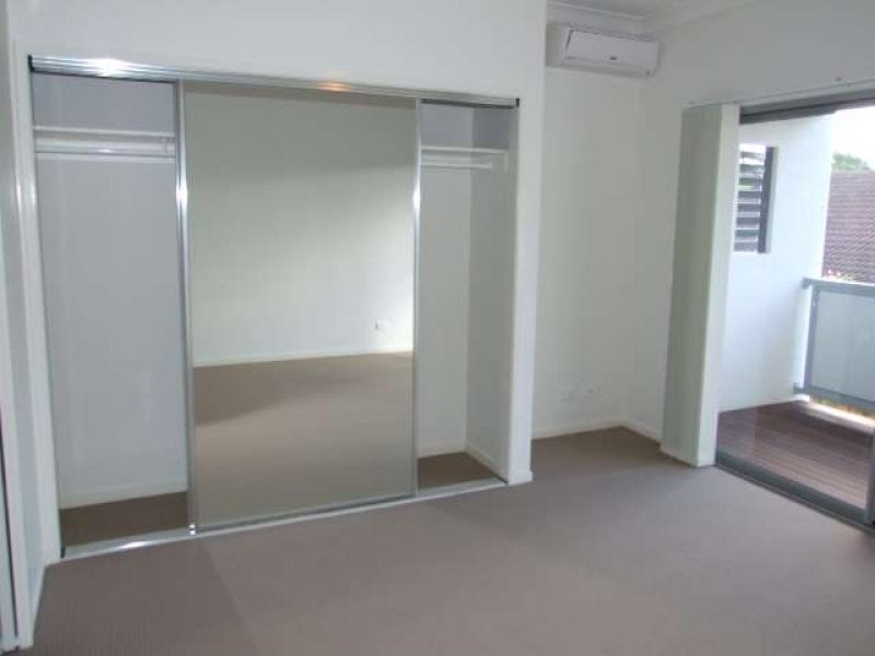 2/1 Anthony Street, Kingston QLD 4114