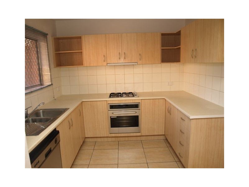 2/6-8 Greenmeadow Road, Mansfield QLD 4122