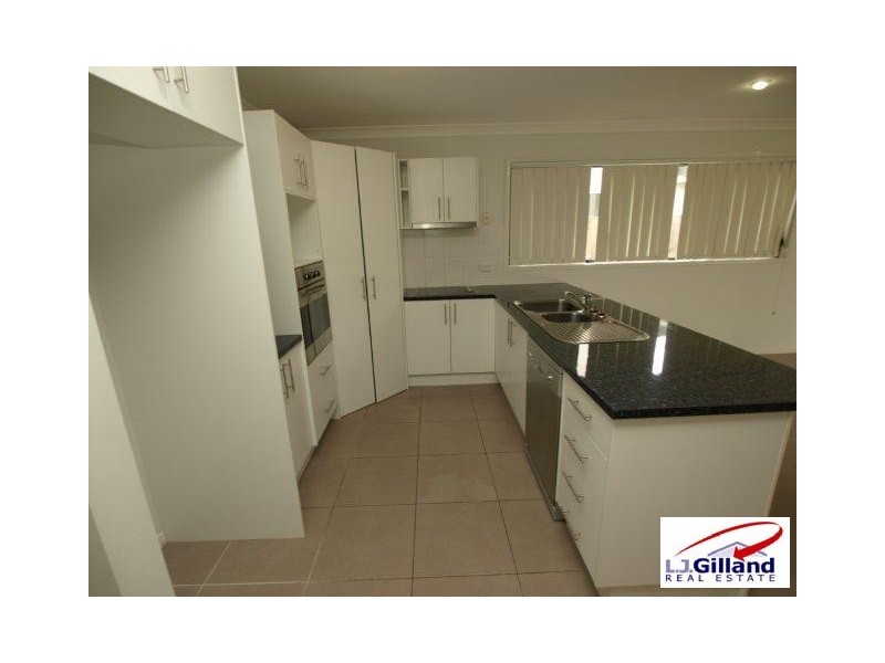8B Karawatha Street, Springwood QLD 4127