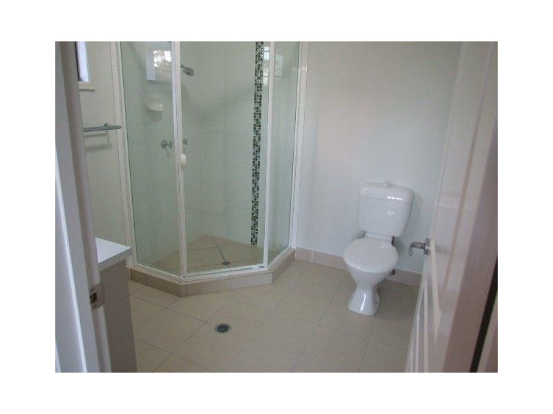 8B Karawatha street, Springwood QLD 4127