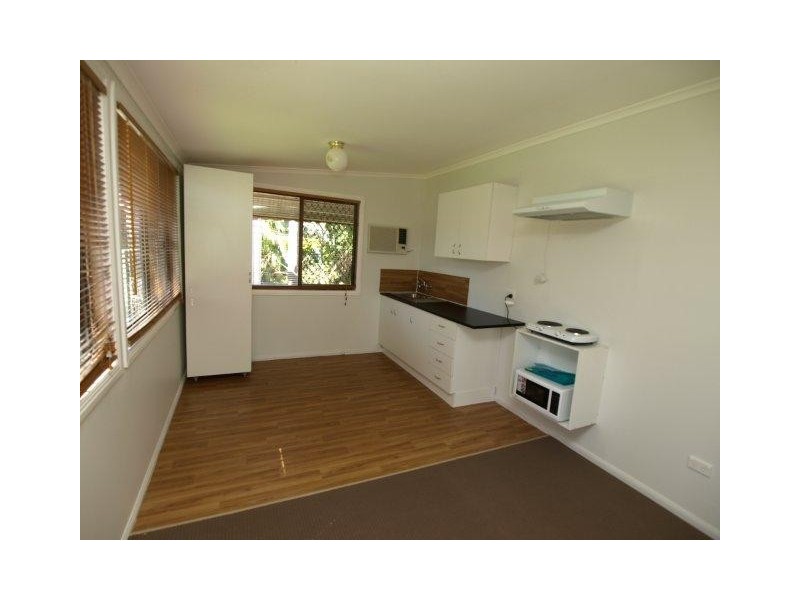 9 A/B Ethel Street, Thorneside QLD 4158