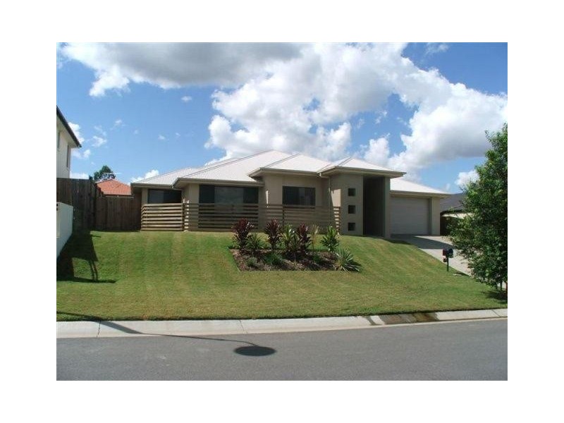 152 White Cedar Circuit, Stretton QLD 4116