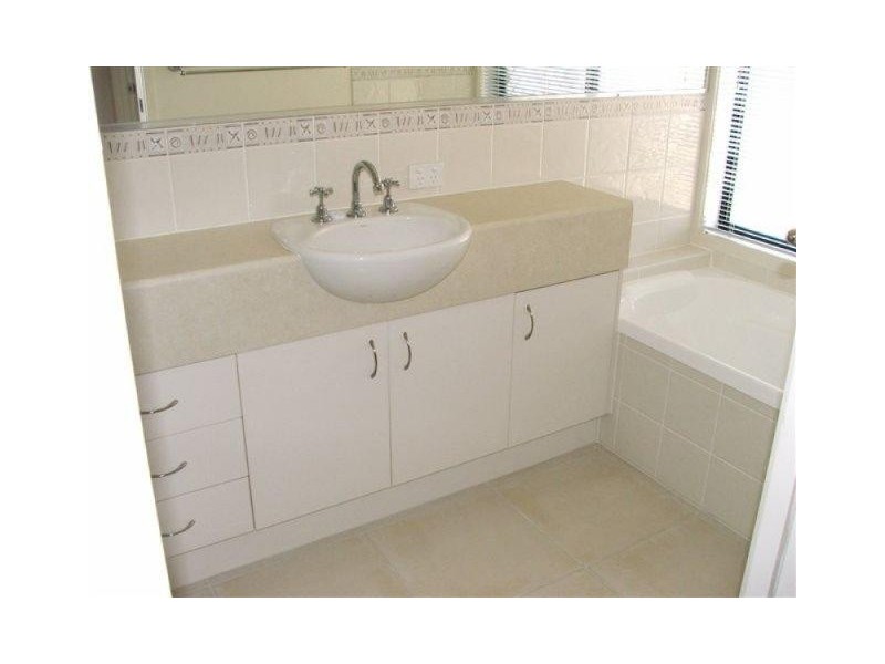 152 White Cedar Circuit, Stretton QLD 4116