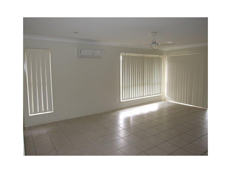 13 Rasmussen Ave, Marsden QLD 4132
