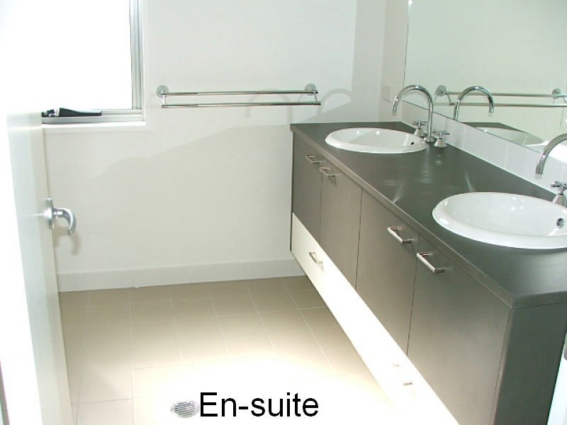 48 Village Cct, Murarrie QLD 4172