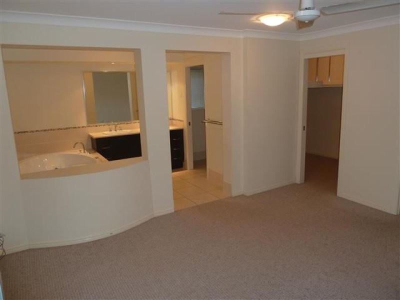 11 St Clair Court, Redland Bay QLD 4165