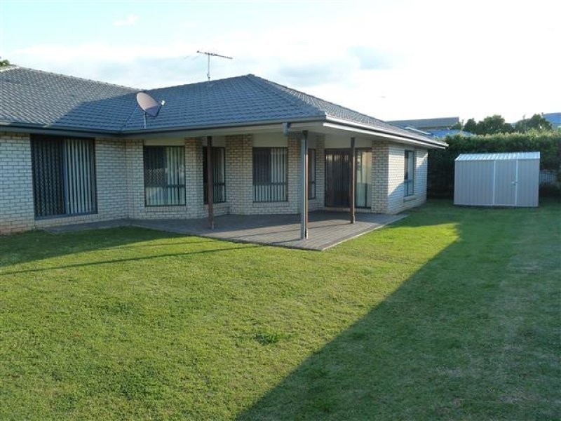 11 St Clair Court, Redland Bay QLD 4165