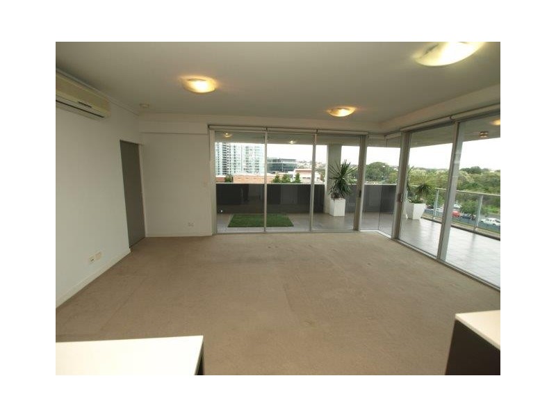 817/43 Hercules Street, Hamilton QLD 4007