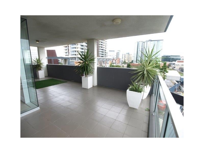 817/43 Hercules Street, Hamilton QLD 4007