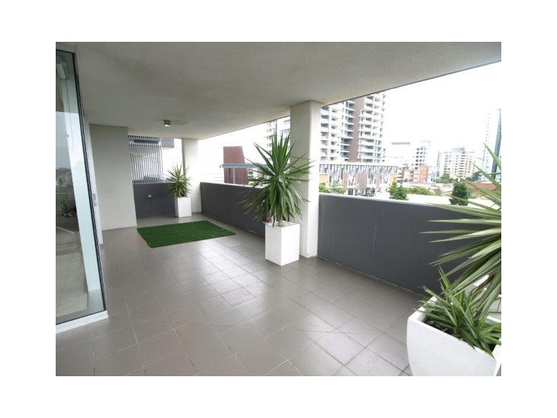 817/43 Hercules Street, Hamilton QLD 4007