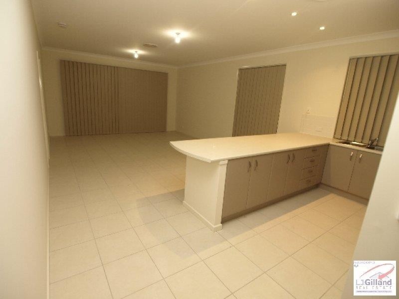 19 Eaton Close, North Lakes QLD 4509