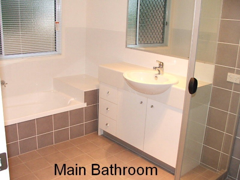 24 whatmore place, Manly West QLD 4179