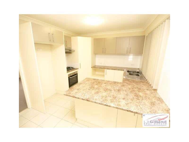 2/6 Oakmoss Street, Springfield Lakes QLD 4300