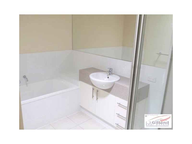 2/6 Oakmoss Street, Springfield Lakes QLD 4300