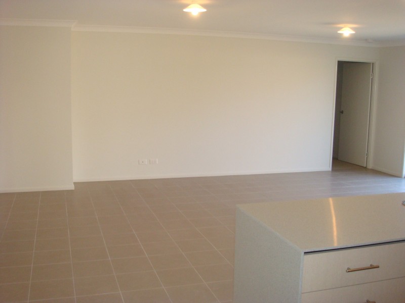 Blackstone QLD 4304