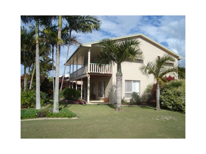 38 Neilson Avenue, Burnett Heads QLD 4670