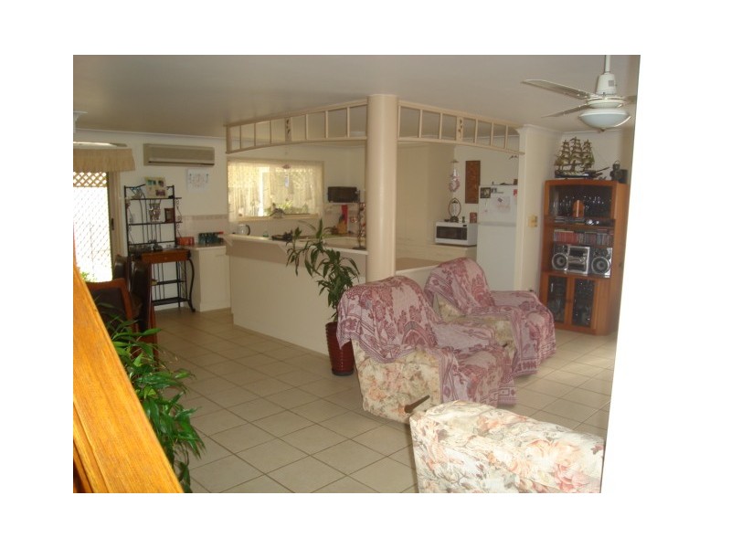 38 Neilson Avenue, Burnett Heads QLD 4670