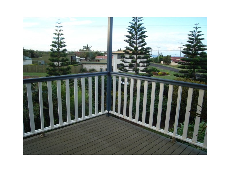 19 Campbell St, Burnett Heads QLD 4670