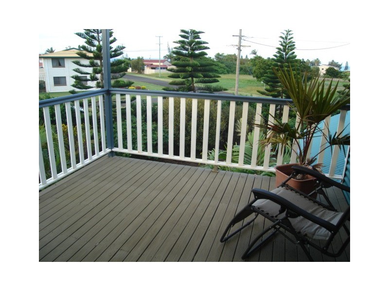 19 Campbell St, Burnett Heads QLD 4670