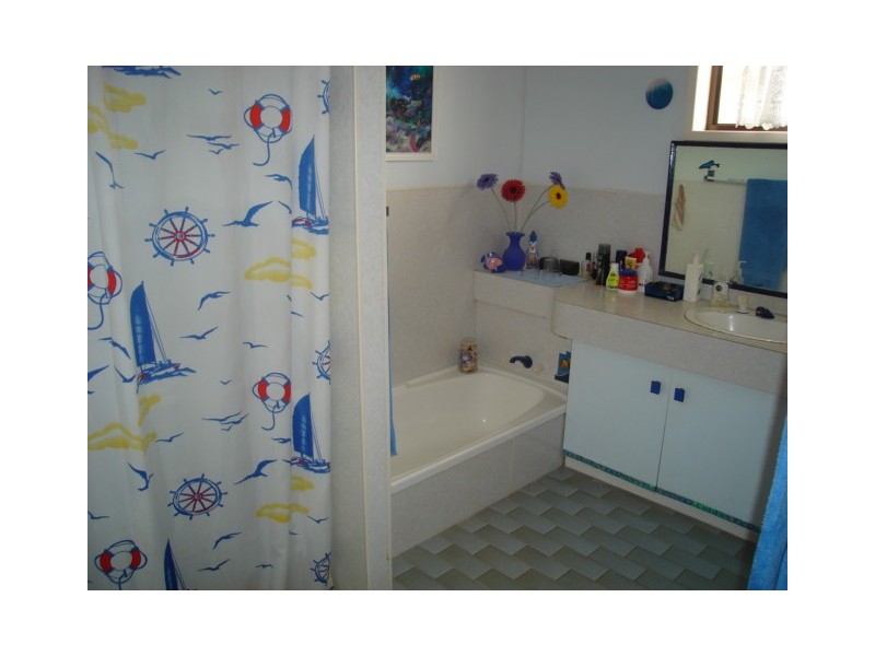 51 Hunter St, Burnett Heads QLD 4670