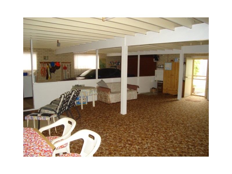 51 Hunter St, Burnett Heads QLD 4670