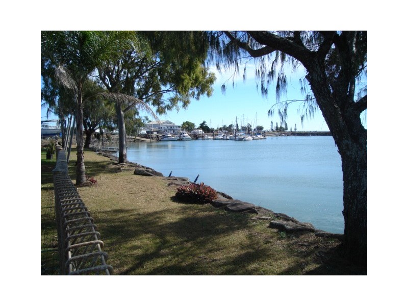 24 Harbour Esplanade, Burnett Heads QLD 4670